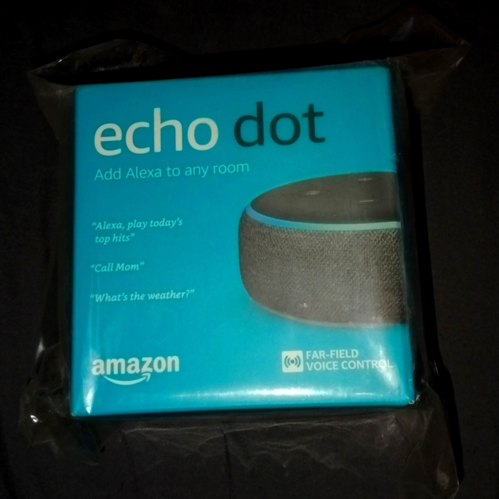 NWT  Echo Dot By Amazon